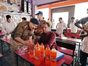 खाद्य सुरक्षा विभाग ने मंगलौर व लंढौरा में की ताबड़तोड़ छापेमारी, मिठाइयों के भरे सैम्पल, कई किलोग्राम रसगुल्ले व पनीर को किया नष्ट