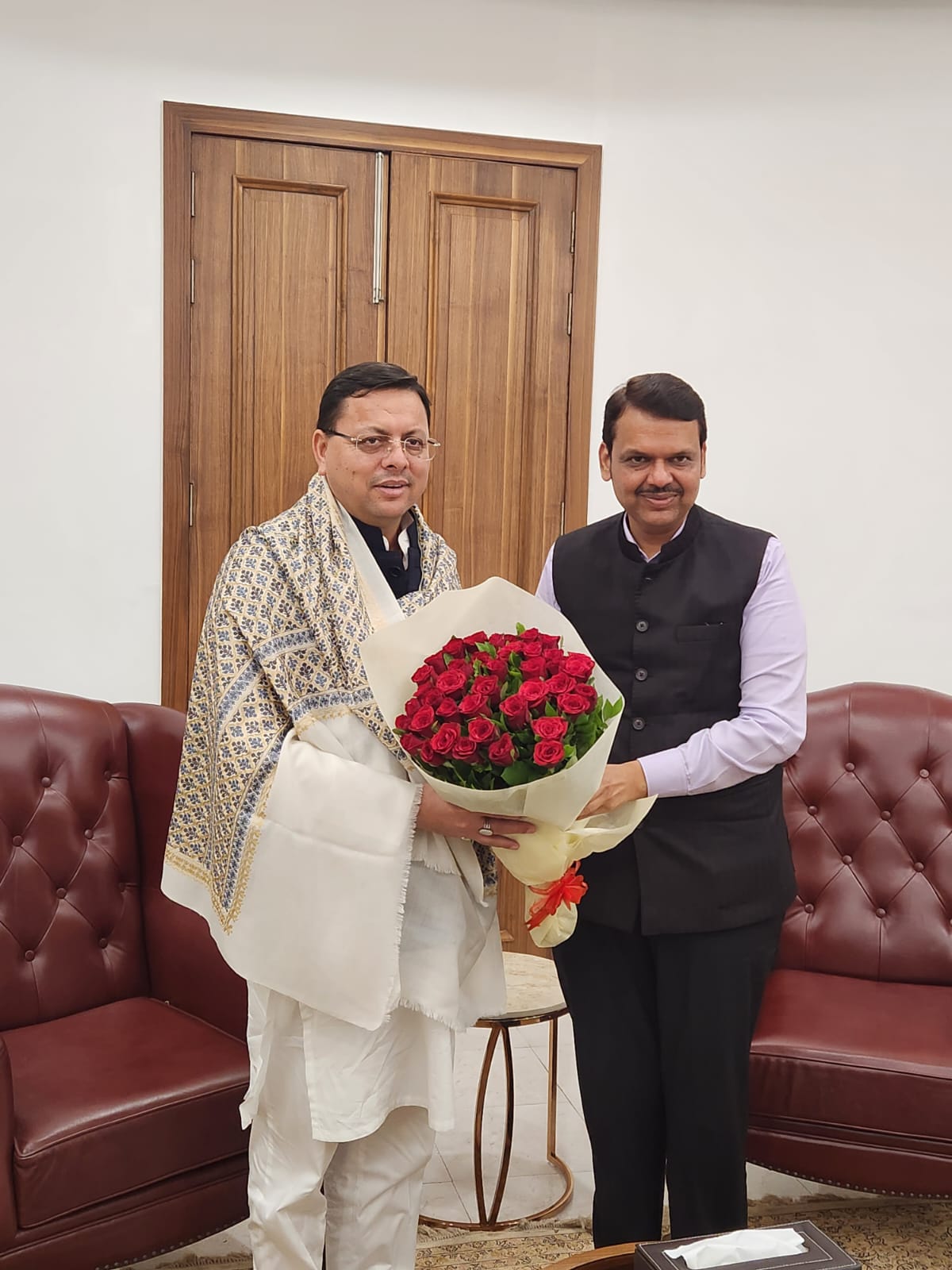 सीएम पुष्कर सिंह धामी ने महाराष्ट्र के उप मुख्यमंत्री देवेंद्र फडणवीस से की शिष्टाचार भेंट