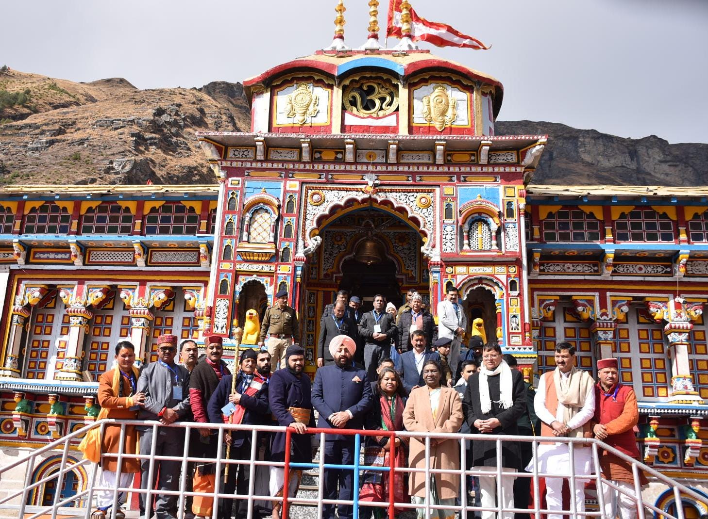 बदरीनाथ धाम आगमन पर राष्ट्रपति द्रौपदी मुर्मू का हुआ जोरदार स्वागत, भगवान बद्री विशाल के किये दर्शन