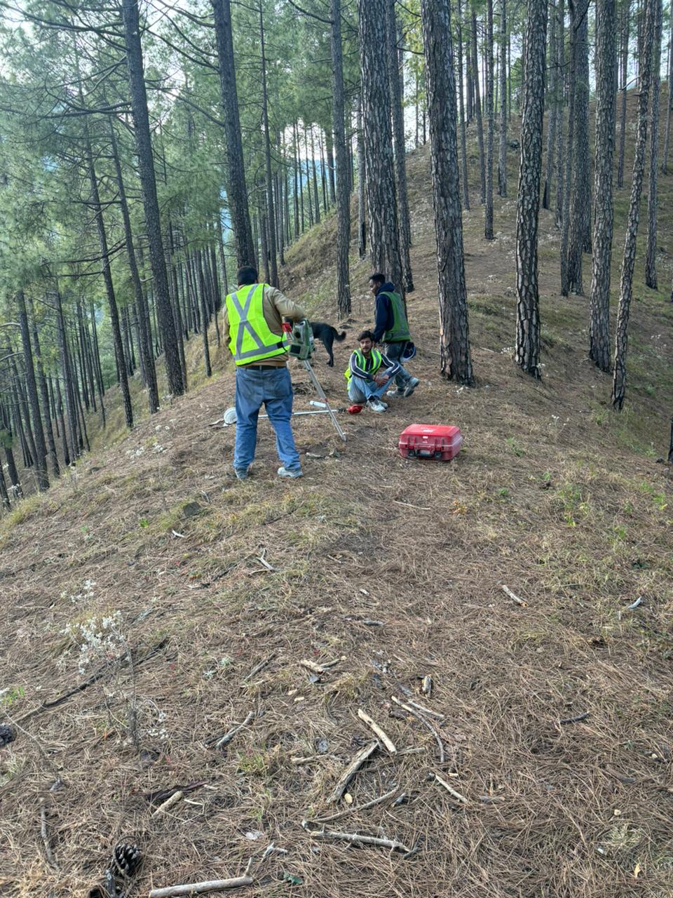 उत्तरकाशी टनल हादसा : अब तक बाहर नहीं निकाले जा सके टनल में फंसे मजदूर, MS पाइप डालने का काम शुरू