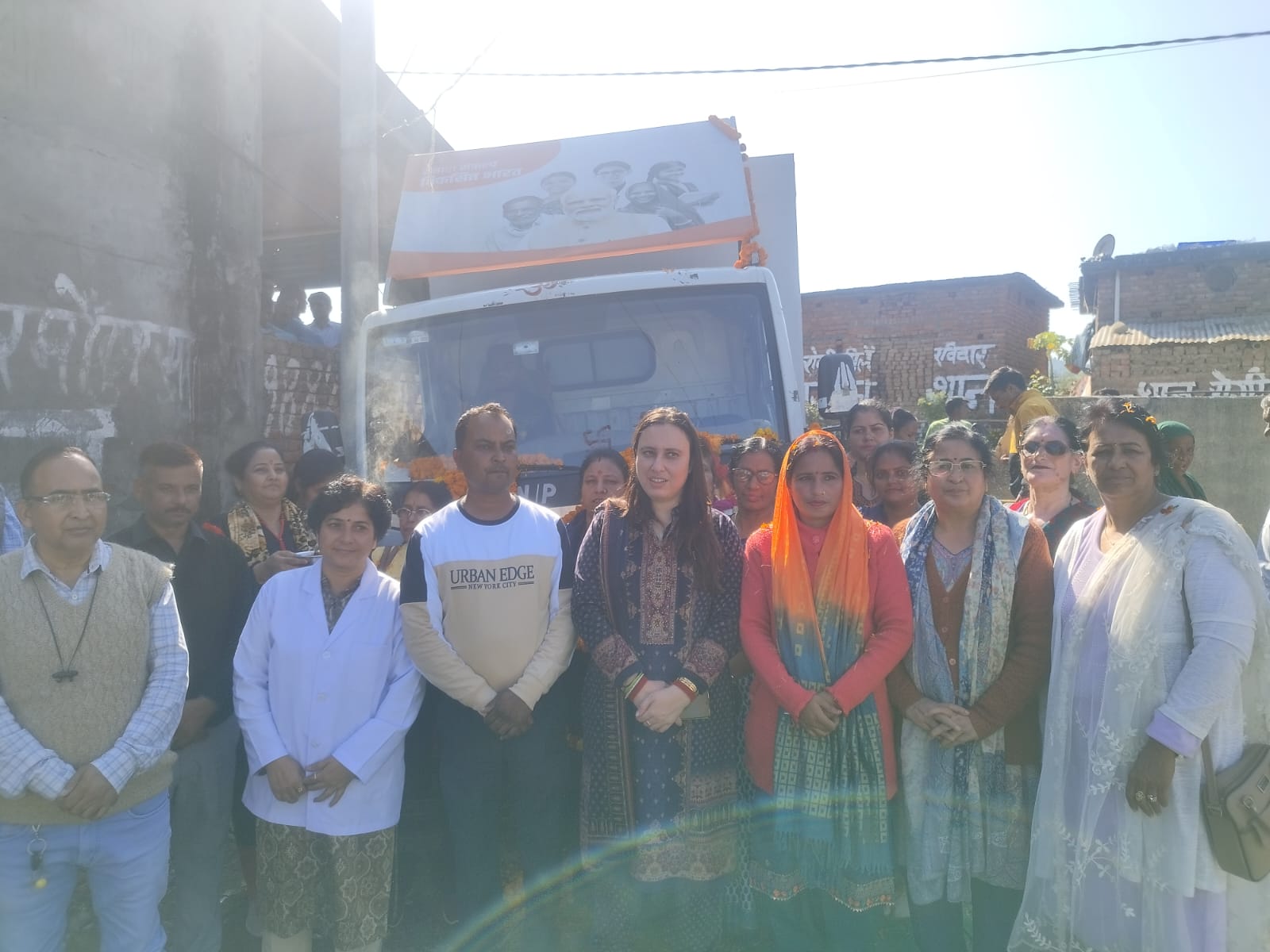 विकसित भारत संकल्प यात्रा रथ पहुंची विकासखंड विकासनगर के जनजातीय गांव आदुवाला व शाहपुर कल्याणपुर, ग्रामीणों ने पारंपरिक रूप से  किया गया स्वागत