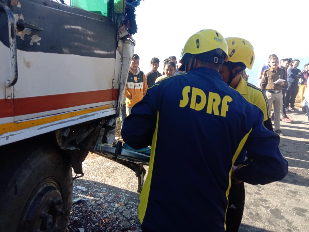सतपुली : दो बसों की आमने सामने की टक्कर, SDRF ने घायलों को रेस्क्यू कर पहुंचाया अस्पताल