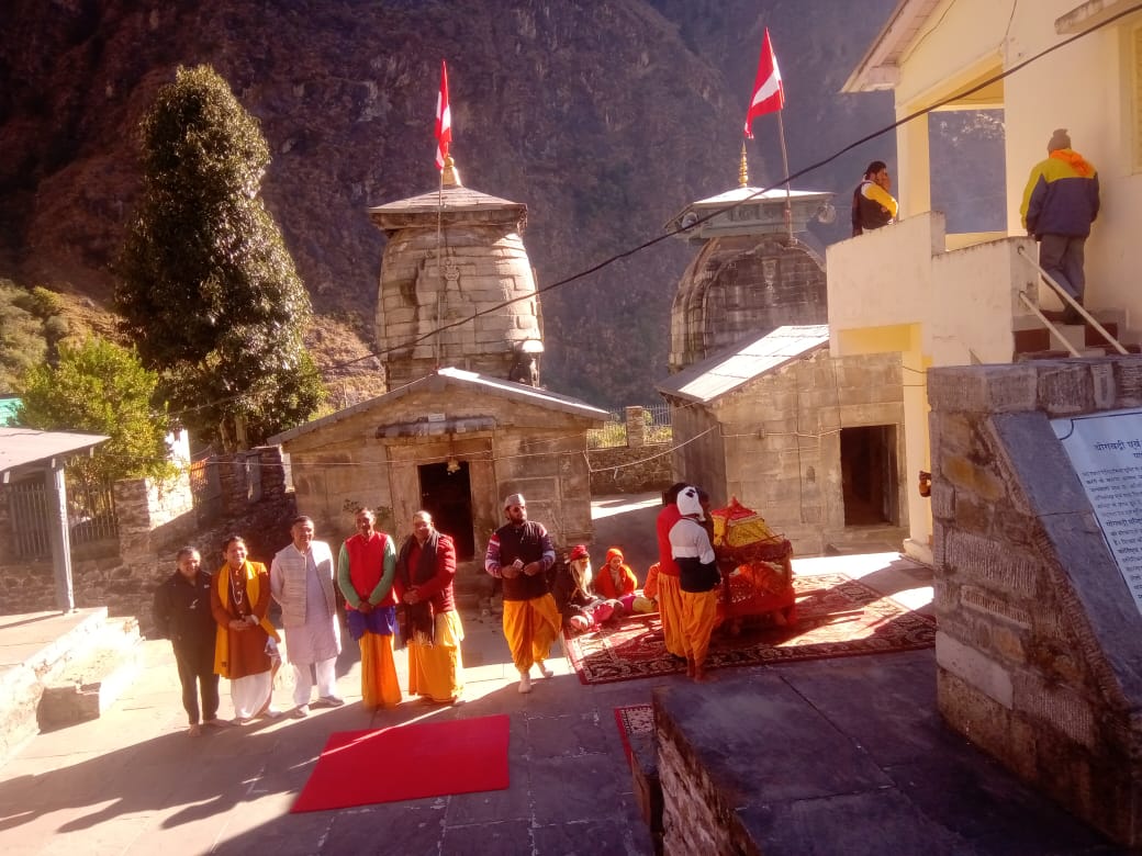 श्री बदरीनाथ धाम  यात्रा 2023 का हुआ समापन, श्री नृसिंह मंदिर जोशीमठ पहुंची आदिगुरु शंकराचार्य की गद्दी