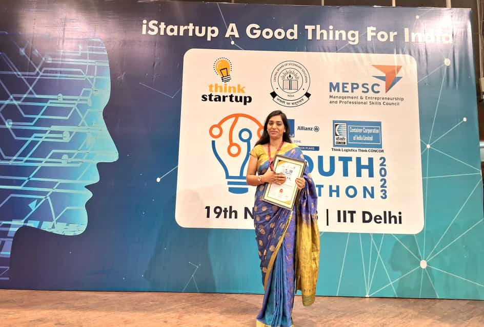 आईआईटी दिल्ली परिसर में राष्ट्रीय स्तर पर “टीचर ऑफ इनोवेशन अवार्ड” से सम्मानित हुई देवभूमि उत्तराखंड की बेटी शिवानी उनियाल