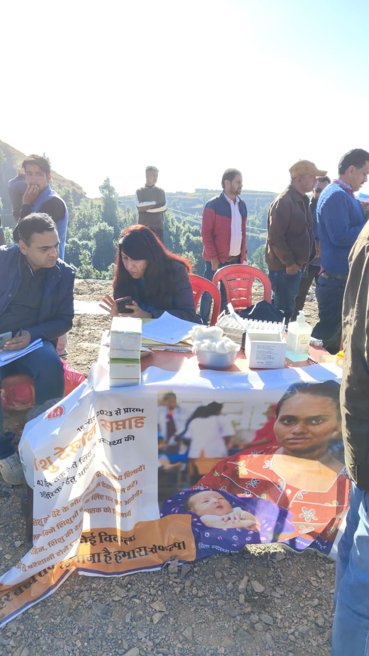 जनजातीय क्षेत्र चकराता के लोहारी व मुगाड़ गांव पहुंची विकसित भारत संकल्प यात्रा