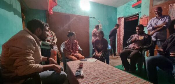 डीएम डॉ. आशीष चौहान ने औचक निरीक्षण में पकड़ी बीएलओ के कार्यों में लापरवाही, विधानसभा यमकेश्वर के दियूली में 18 वर्ष पूर्ण कर चुके 04 मतदाताओं के नहीं भरे गए फॉर्म 06