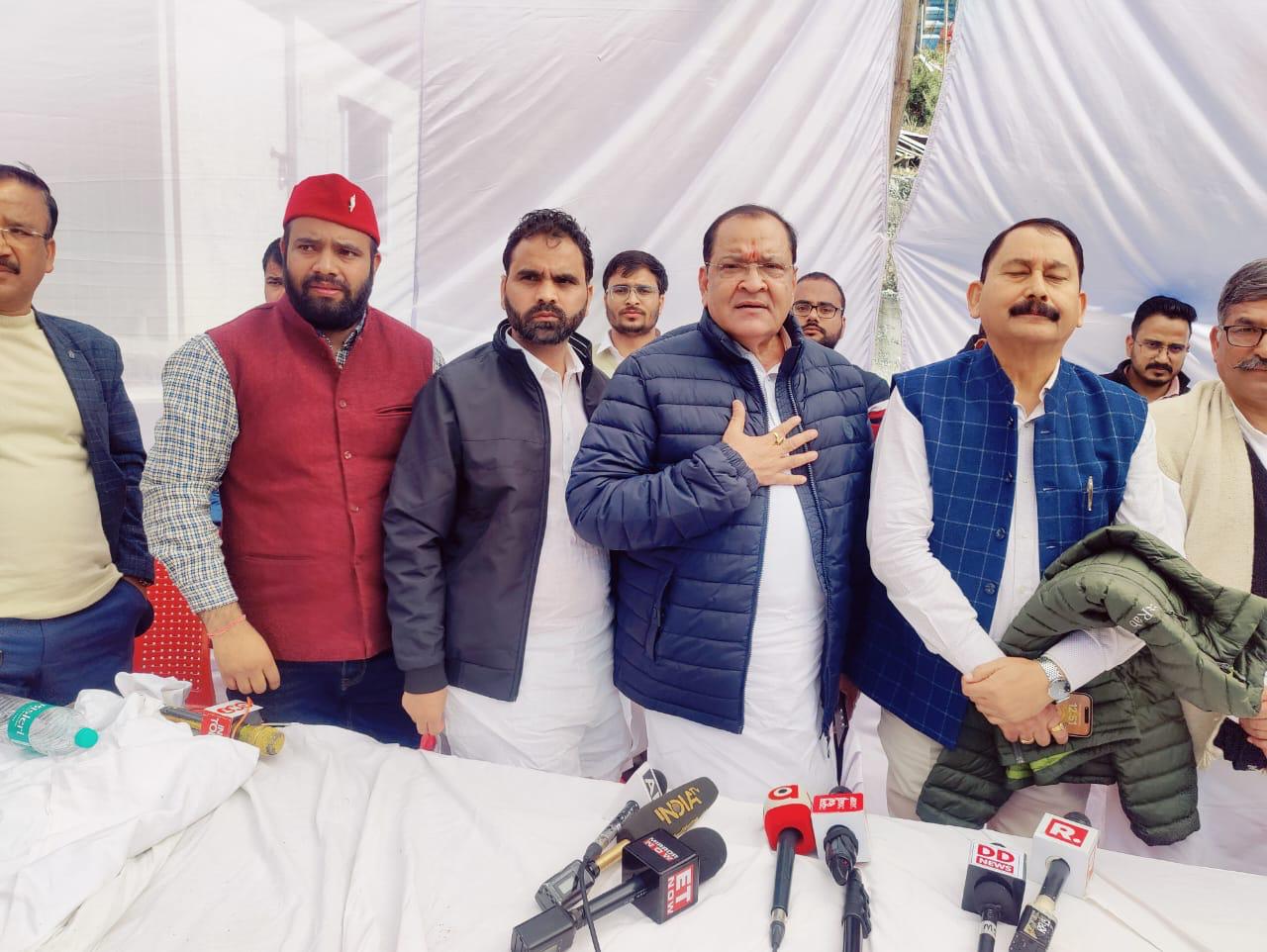 उत्तरकाशी : नेता प्रतिपक्ष यशपाल आर्य ने पूर्व विधायक विजयपाल सजवाण एवं मनोज रावत के साथ किया सिल्क्यारा टनल का निरिक्षण