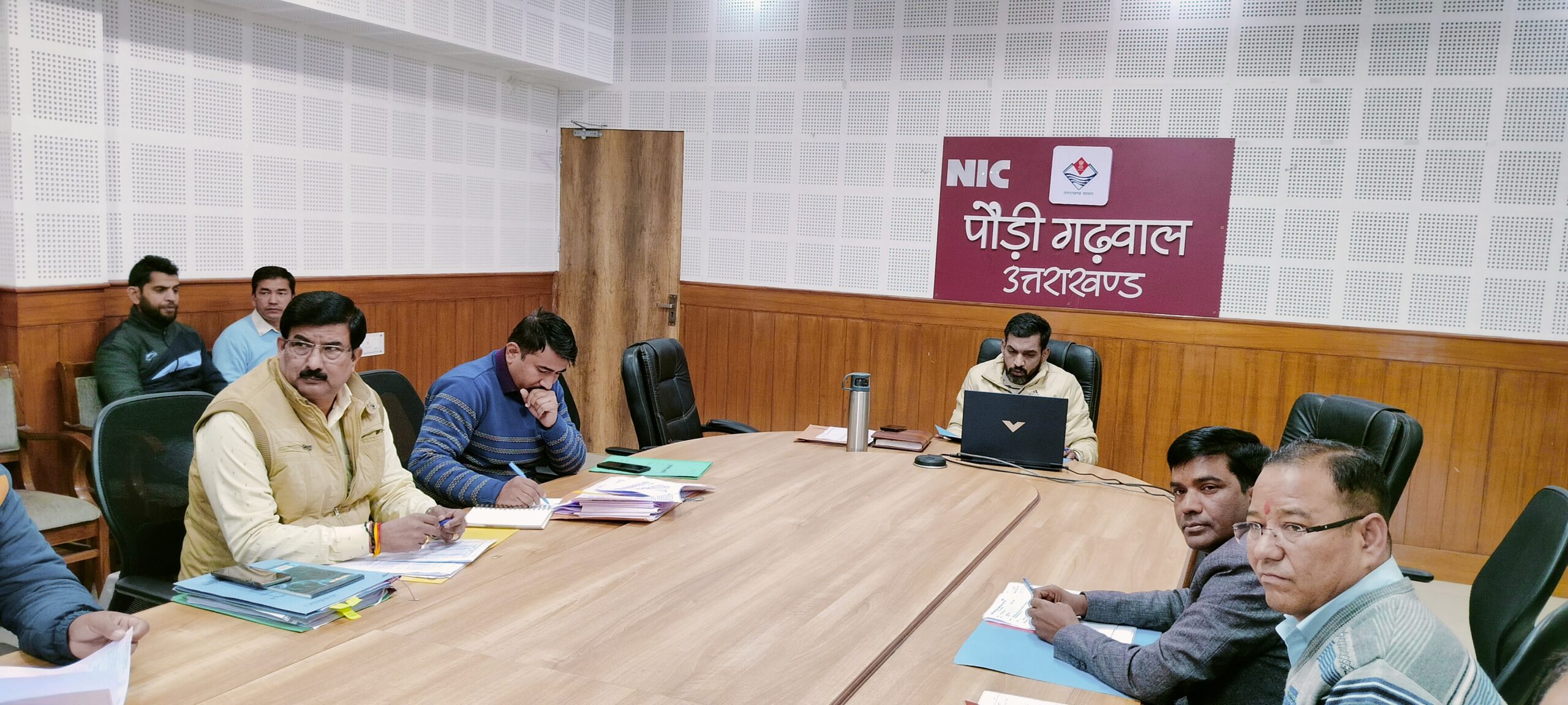 अवैध खनन पर रोक लगाने के लिए गंभीरता से करें कार्य – डीएम डॉ. आशीष चौहान