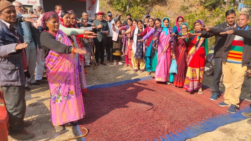 रुद्रप्रयाग : विभिन्न ग्राम सभाओं में पहुंचा विकसित भारत संकल्प यात्रा का रथ, विधायक भरत चौधरी ने कार्यक्रम का उद्घाटन कर कहा प्रधानमंत्री नरेंद्र मोदी के कुशल नेतृत्व में प्रगति के पथ पर अग्रसर हैं भारत