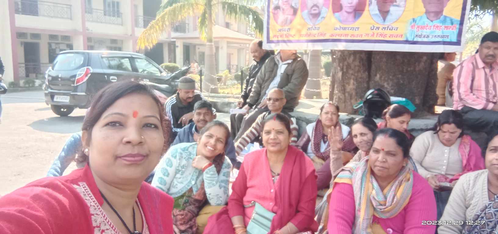 ठगी पीड़ित परिवार के सदस्यों ने उपजिलाधिकारी के माध्यम से प्रधानमंत्री को भेजा ज्ञापन, यें हैं मांग