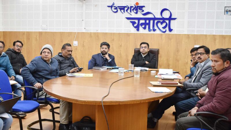 मुख्यमंत्री पुष्कर सिंह धामी ने वीसी के माध्यम से की विकसित भारत संकल्प यात्रा की समीक्षा, दिए निर्देश