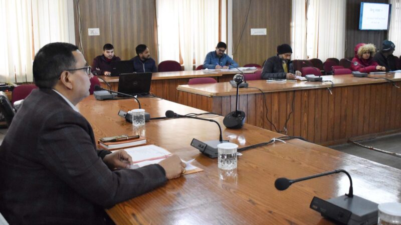अपर जिलाधिकारी डॉ अभिषेक त्रिपाठी ने ली सड़क सुरक्षा समिति की बैठक, ठंड में सड़कों पर पाला गिरने वाले स्थानों पर एहतियाती कदम उठाने के दिए निर्देश