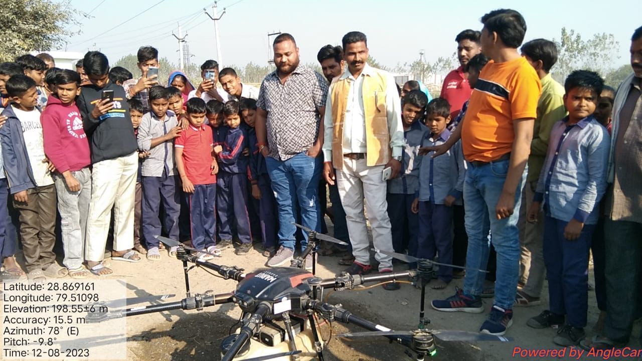 उधमसिंह नगर : विकसित भारत संकल्प यात्रा के बहुउद्देशीय शिविर में एलईडी के माध्यम से जन कल्याणकारी योजनाओं की जानकारी प्रदान की