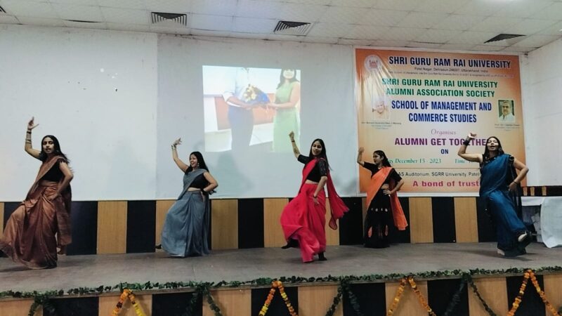 श्री गुरु राम राय विश्वविद्यालय में स्कूल ऑफ मैनेजमेंट ने किया एलुमनी मीट 2023 का आयोजन, मैं अपनी मातृ संस्था SGRRU में पहुंचकर कर रहा हॅू बहुत ही गर्वित महसूस