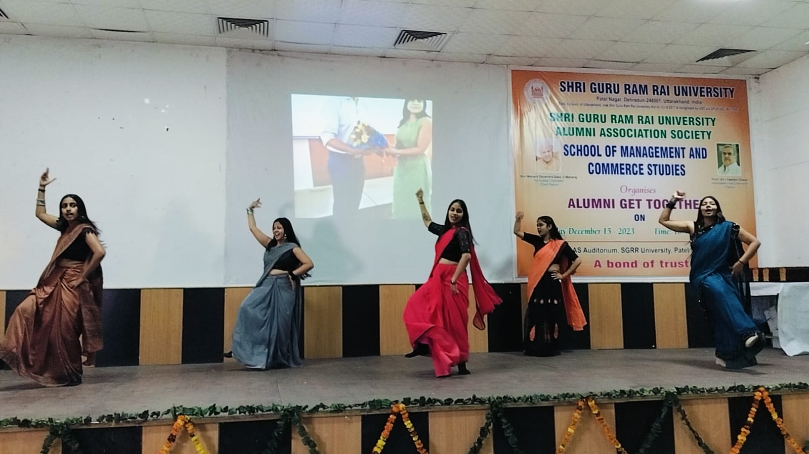 श्री गुरु राम राय विश्वविद्यालय में स्कूल ऑफ मैनेजमेंट ने किया एलुमनी मीट 2023 का आयोजन, मैं अपनी मातृ संस्था SGRRU में पहुंचकर कर रहा हॅू बहुत ही गर्वित महसूस