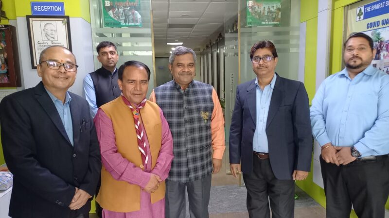 स्काउट गाइड के निदेशक से मिले शिक्षा मंत्री डॉ. धन सिंह रावत, राष्ट्रीय मुख्यालय में विभिन्न मुद्दों पर की चर्चा, देशभर के चीफ कमीश्नर्स की बैठक हरिद्वार में कराने का रखा प्रस्ताव