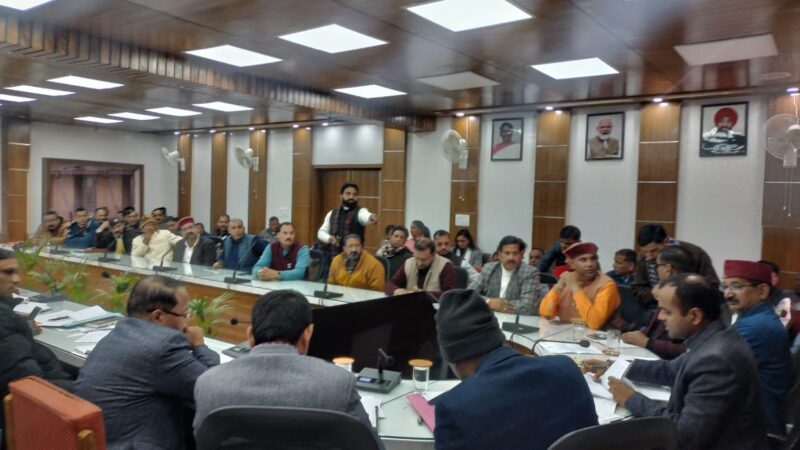 विधान सभा क्षेत्र टिहरी के कार्यों की समीक्षा बैठक आयोजित