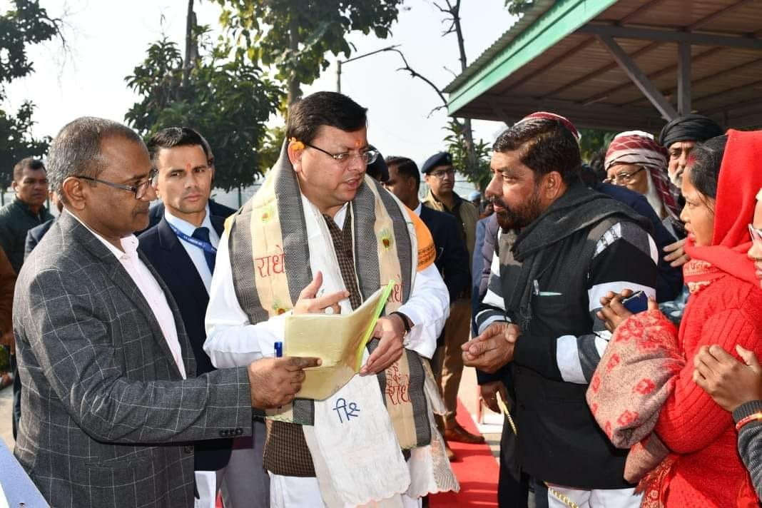 मुख्यमंत्री पुष्कर सिंह धामी ने लोहियाहेड कैम्प कार्यालय में क्षेत्र की जनता से मुलाकात कर सुनी समस्याएं, जनसमस्याओं के समयबद्ध तरीके से निराकरण करने के लिए अधिकारियों को दिए सख्त निर्देश
