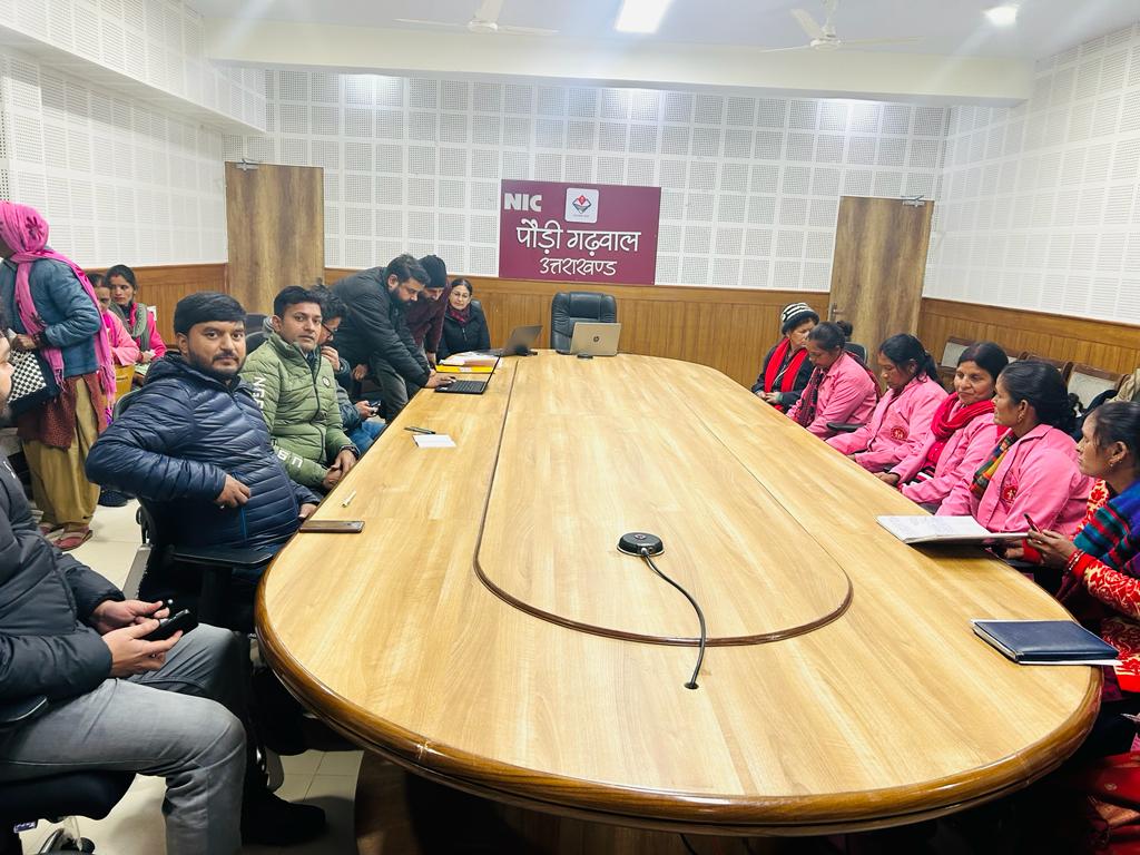 जिला स्तरीय समिति का गठन कर लिंगानुपात का करें पुनः सर्वे – डीएम डॉ. आशीष चौहान