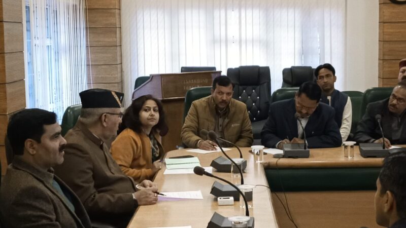 कैबिनेट मंत्री गणेश जोशी की अध्यक्षता में मसूरी विन्टर कार्निवाल की तैयारियों एवं रूपरेखा के निर्धारण के सम्बन्ध में बैठक आयोजित, अधिकारियों को दिए आवश्यक दिशा निर्देश