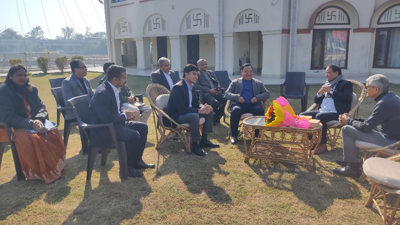 हरिद्वार : आकांक्षी जनपद में संचालित हो रही विभिन्न विकास योजनाओं का अधिक से अधिक लोगों को दिया जाए लाभ, यहाँ का किया निरिक्षण