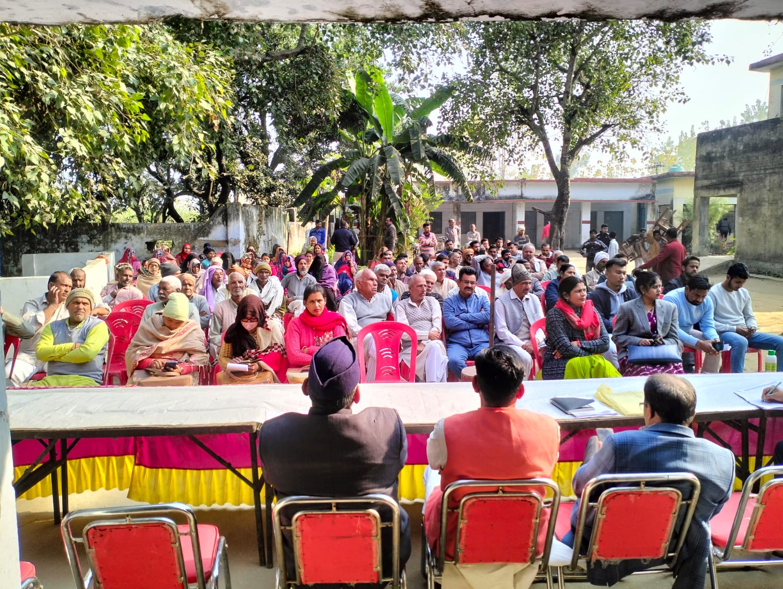 हरिद्वार : विकसित भारत संकल्प यात्रा के तहत आयोजित कार्यक्रम में ग्रामीणों को दी सरकार की योजनाओं की जानकारी