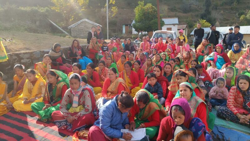 चमोली : विकसित भारत संकल्प यात्रा के शिविर में सरकार की विभिन्न योजनाओं के लाभार्थियों ने अपने अनुभव किये साझा