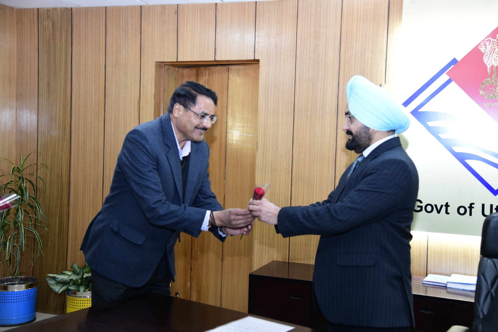 मुख्य सचिव डॉ. एस.एस. संधु  ने सचिवालय परिवार के सभी अधिकारियों, कर्मचारियों को दी नव वर्ष की बधाई एवं शुभकामनाएं