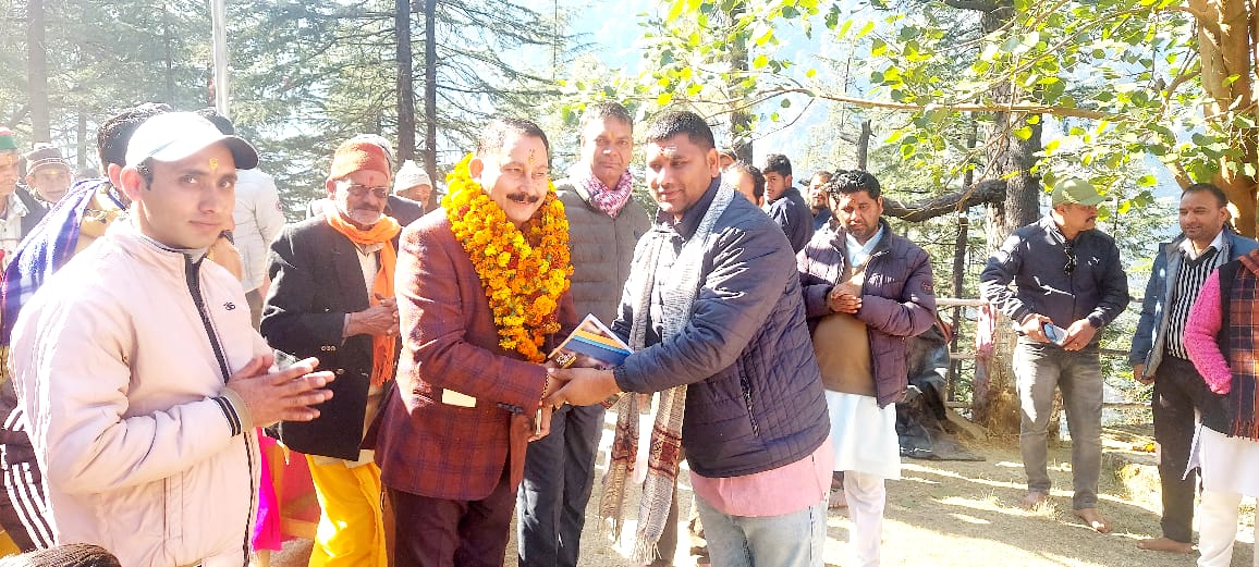 श्रीमद्भागवत कथा के पूर्णहुति यज्ञ में शामिल हुए पूर्व विधायक विजयपाल सिंह सजवाण