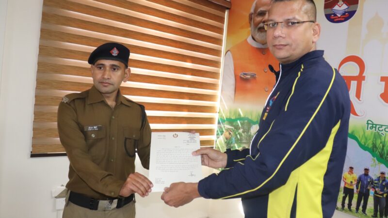 कमांडेट मणिकांत मिश्रा ने SDRF मासिक सम्मेलन में दिए आवश्यक दिशा निर्देश, इन कार्मिको को किया सम्मानित