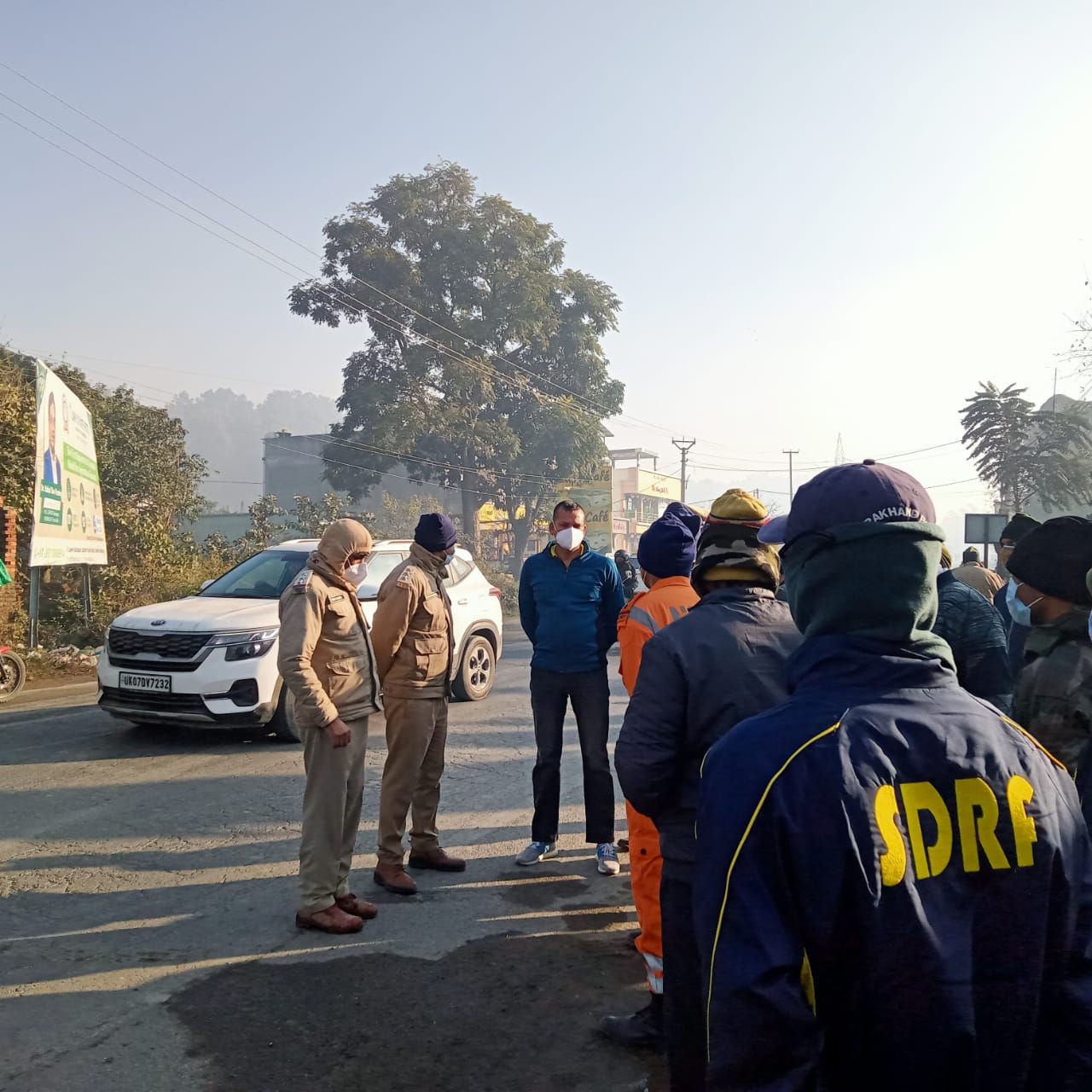 देहरादून के इस क्षेत्र में क्लोरीन गैस का रिसाव, कमान्डेंट SDRF मणिकांत मिश्रा के नेतृत्व में विशेषज्ञ CBRN टीम द्वारा मौके पर किया जा रहा हैं राहत व बचाव कार्य