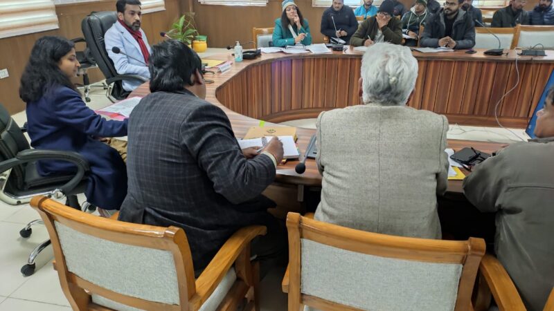 डीएम डॉ. आशीष चौहान की अध्यक्षता में मतदाता दिवस के आयोजन को लेकर समीक्षा बैठक आयोजित, दिए आवश्यक दिशा निर्देश