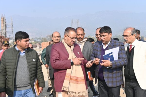 सैनिक कल्याण मंत्री गणेश जोशी ने सैन्यधाम निर्माण स्थल का किया निरीक्षण, अधिकारियों को दिन रात निर्माण कार्य करने के दिए निर्देश