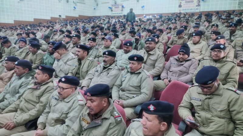 लोहड़ी/मकर संक्रान्ति स्नान पर्व को सकुशल संपन्न कराने के लिए प्रशासन तथा पुलिस ने कसी कमर, मेले में लगे फोर्स को ऋषिकुल ऑडिटोरियम में किया गया ब्रीफ, चप्पे चप्पे पर पुलिस का रहेगा कड़ा पहरा, ड्रोन निगरानी में रहेगा पूरा मेला क्षेत्र, 07 जोन 17 सेक्टरों में बांटा गया सम्पूर्ण मेला क्षेत्र