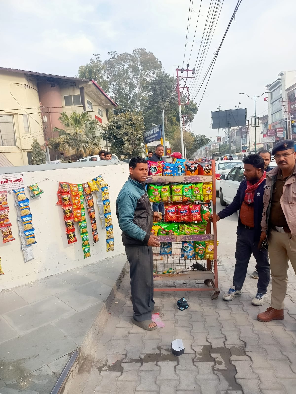 एक्शन में धामी सरकार : अतिक्रमण पर सख्त हुई डीएम सोनिका, इन स्थानों से हटाया गया अवैध अतिक्रमण, इनका चालान कर लगाया इतना अर्थदण्ड