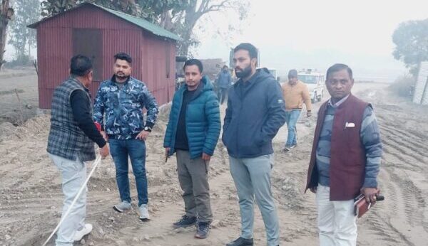 अवैध खनन पर डीएम धीराज सिंह गर्ब्याल सख्त, एसडीएम अजयवीर सिंह के नेतृत्व में इस क्षेत्र में की गयी बड़ी कार्रवाही, सरकारी जमीन में खनन के विरुद्ध सर्वे कर 04 मुकदमे किये दर्ज