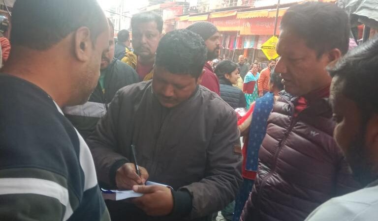 डीएम सोनिका के निर्देशन में चलाया गया अवैध अतिक्रमण के खिलाफ अभियान, टीम ने चालान कर लगाया अर्थदंड