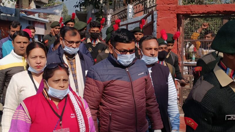 नगर आयुक्त शैलेंद्र सिंह नेगी के नेतृत्व में श्री चंद्रेश्वर महादेव मंदिर तथा श्री गुरुद्वारा साहिब ऋषिकेश में चलाया गया स्वच्छता अभियान