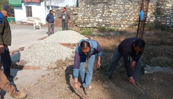 भगवान श्री राममंदिर प्राण प्रतिष्ठा समारोह के अंतर्गत मंदिर समिति ने चमोली स्थित काली मंदिर में चलाया स्वच्छता- जनजागरण अभियान