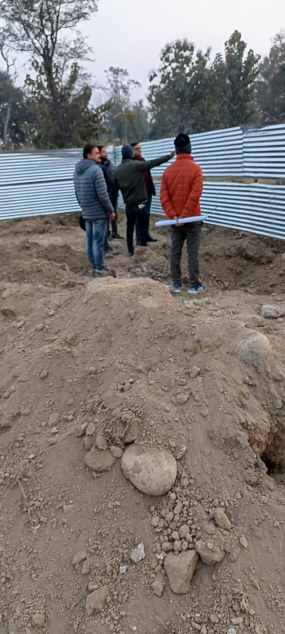 नगर आयुक्त शैलेन्द्र सिंह नेगी ने नगर निगम ऋषिकेश की लालपानी में प्रस्तावित ट्रेचिंग ग्राउंड के निर्माण कार्यों का किया स्थलीय निरीक्षण, दिए निर्देश