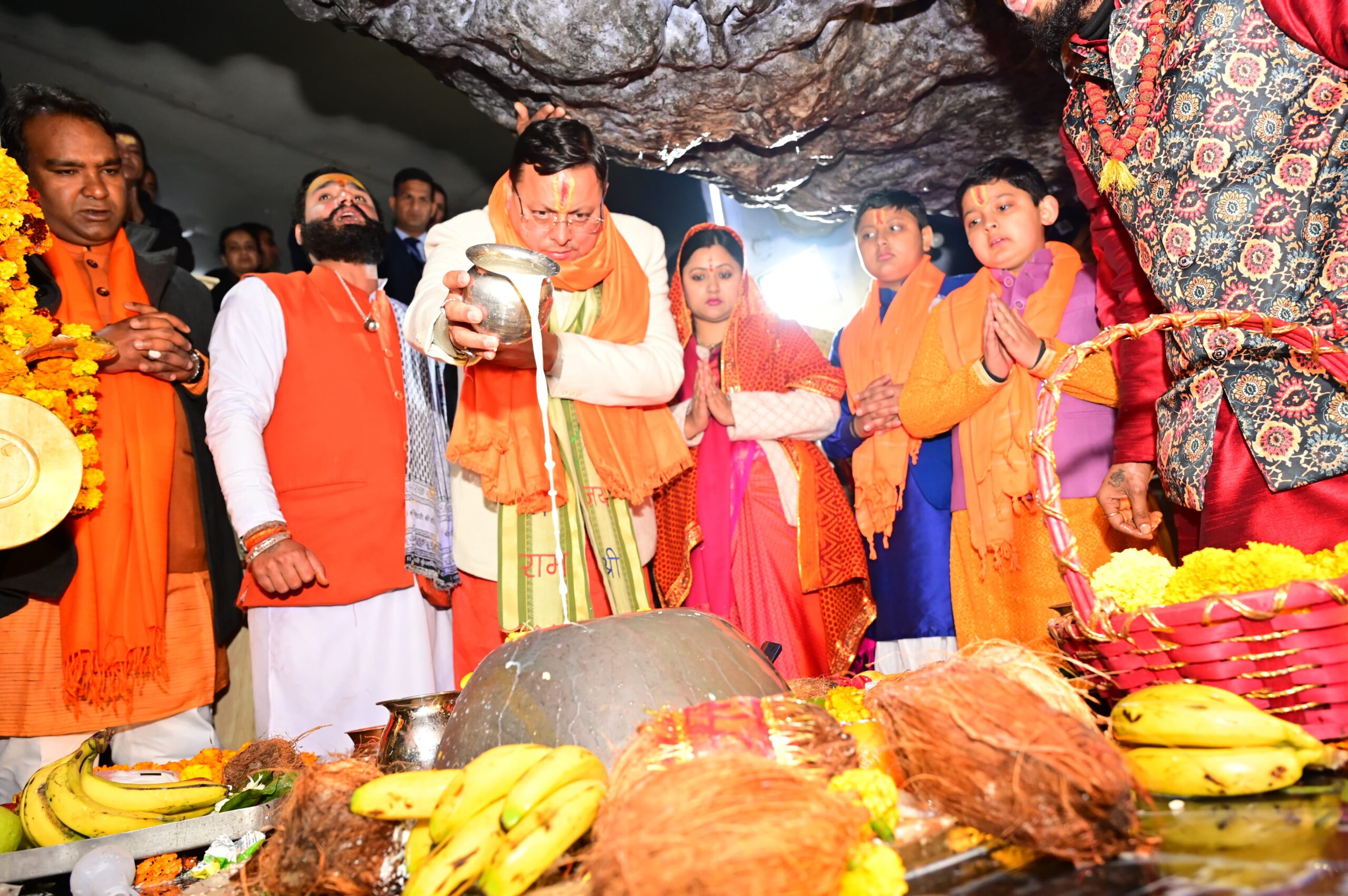 टपकेश्वर से मुख्यमंत्री पुष्कर सिंह धामी ने किए श्रीराम के वर्चुअल दर्शन, पूजा-अर्चना कर की प्रदेश के सुख-समृद्धि की प्रार्थना