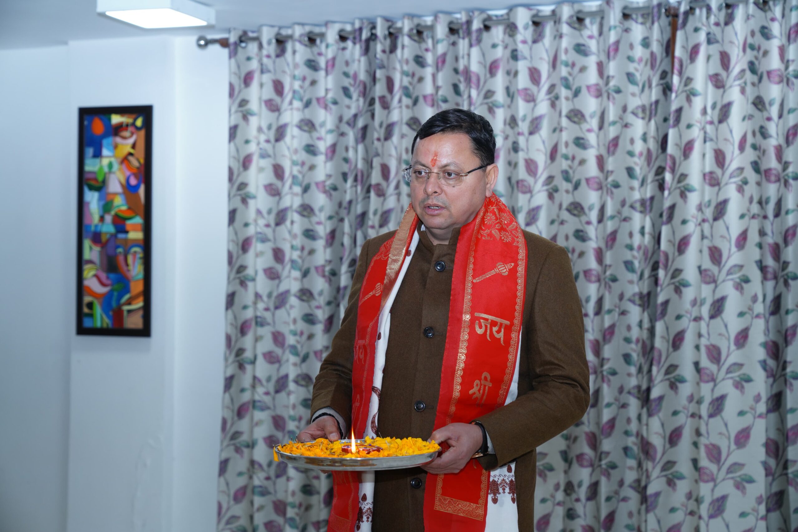 सीएम पुष्कर सिंह धामी ने मुख्यमंत्री आवास में राम ज्योति प्रज्वलित कर प्रभु श्रीराम से  प्रदेश और प्रदेशवासियों की सुख- समृद्धि के लिए की प्रार्थना