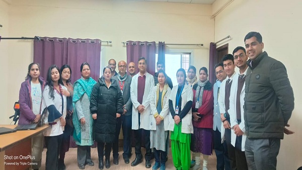 श्री गुरु राम राय विश्वविद्यालय में स्तन कैंसर पर जन जागरूकता शिविर का हुआ आयोजन