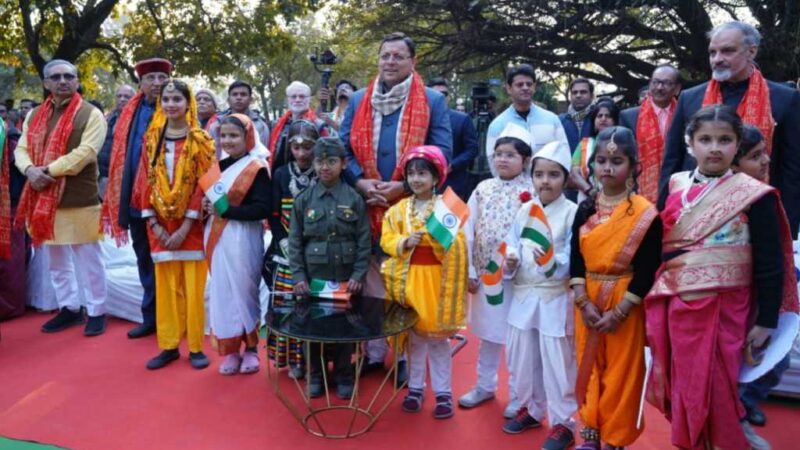 गणतंत्र दिवस के अवसर पर मुख्यमंत्री ने सामूहिक वंदे मातरम गायन कार्यक्रम में किया प्रतिभाग