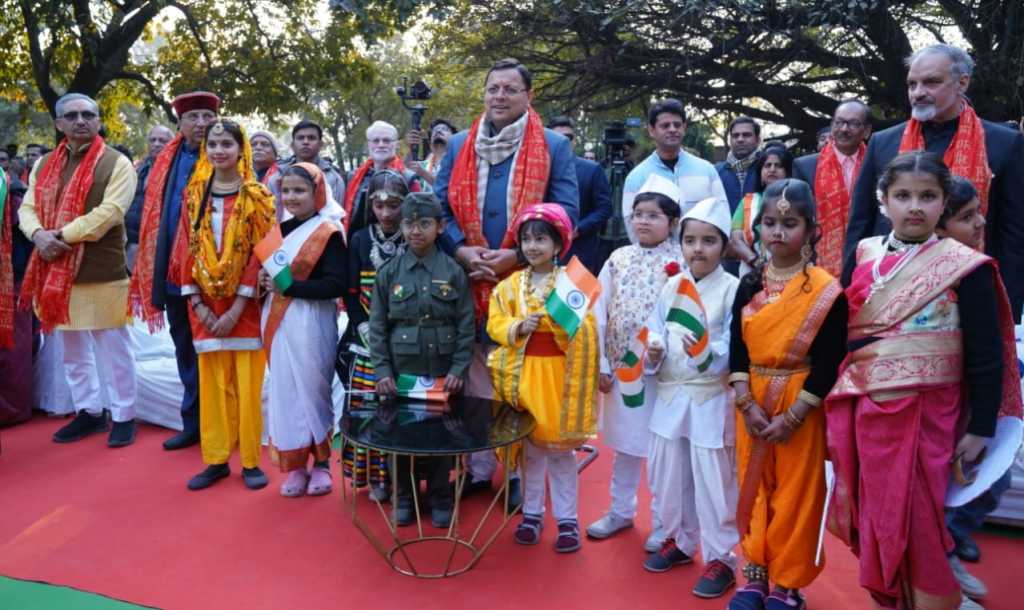 गणतंत्र दिवस के अवसर पर मुख्यमंत्री ने सामूहिक वंदे मातरम गायन कार्यक्रम में किया प्रतिभाग