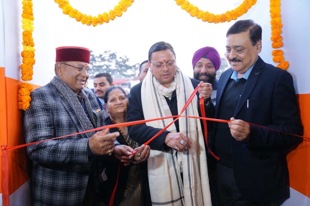 मुख्यमंत्री पुष्कर सिंह धामी ने देहरादून में स्टेट हैंडलूम एक्सपो का किया शुभारंभ, विभिन्न स्टॉलों का निरीक्षण कर बुनकरों का किया उत्साहवर्धन, 10 शिल्पियों को प्रदान किया गया उत्तराखंड शिल्प रत्न पुरस्कार