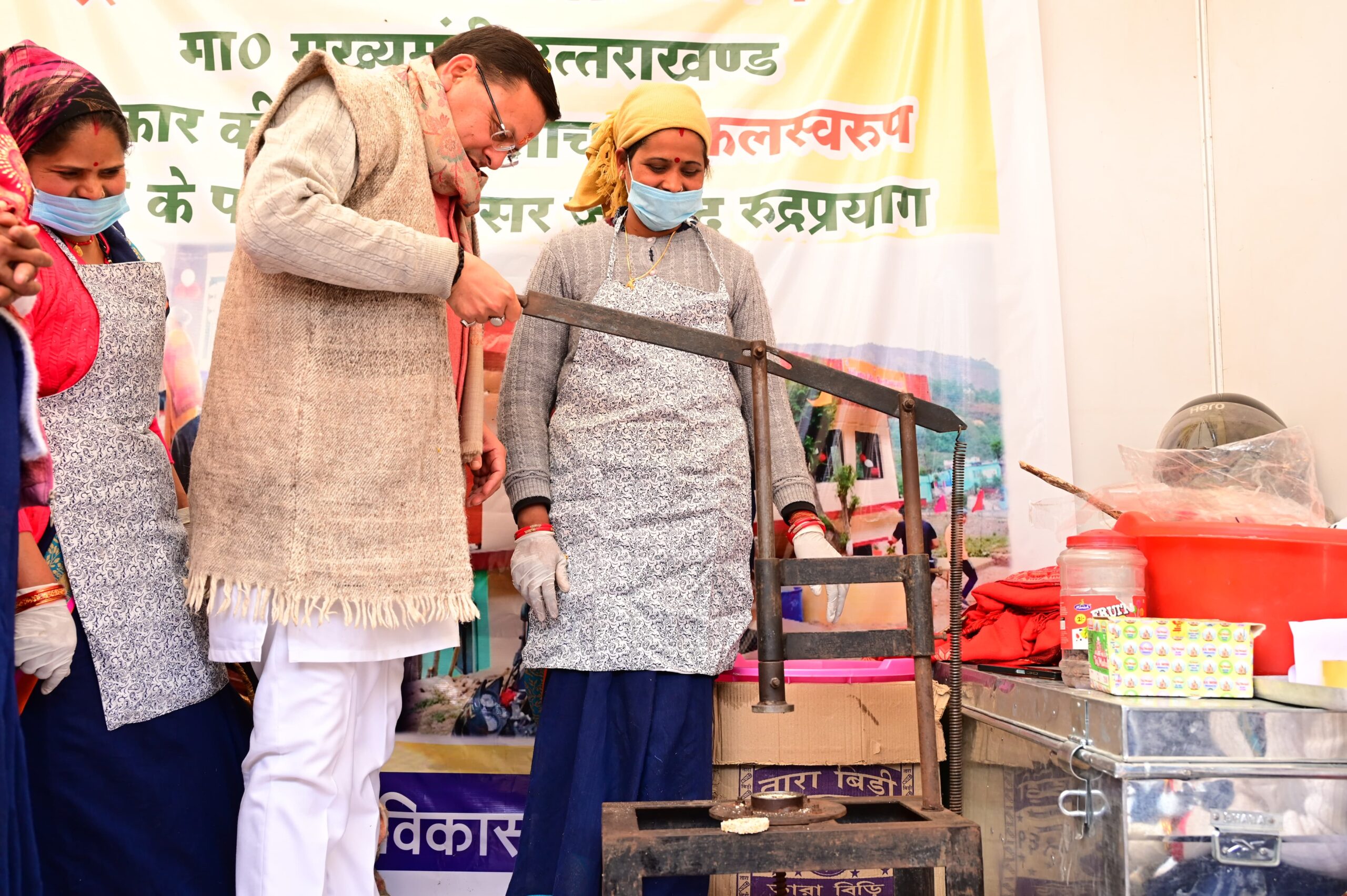 मुख्यमंत्री पुष्कर सिंह धामी ने रुद्रप्रयाग नारी शक्ति वंदन महोत्सव के अंतर्गत आयोजित ब्वै, ब्वारी, नौनी कौथिग में किया प्रतिभाग; कहा – प्रदेश में जल्द लागू होगी यूसीसी