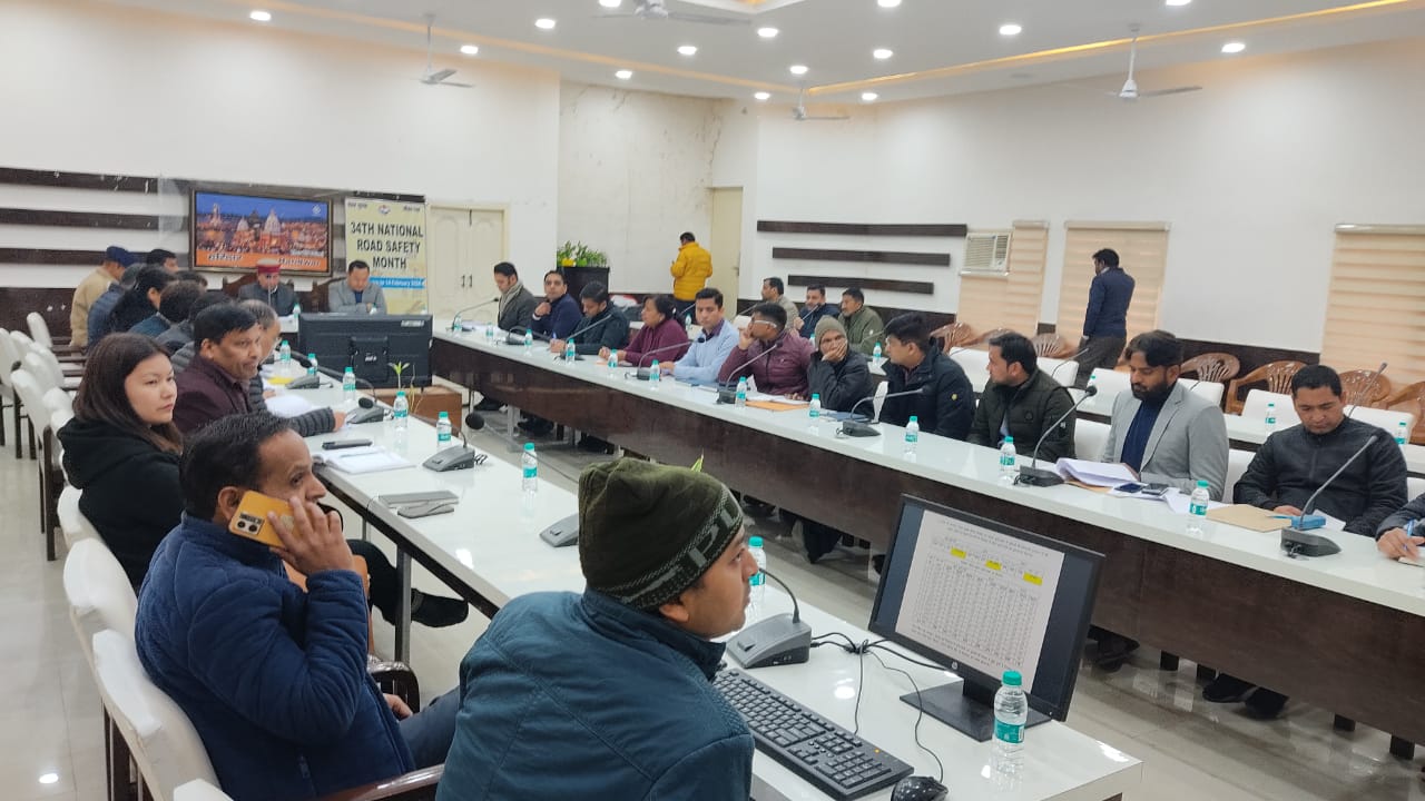राज्यसभा सांसद नरेश बंसल की अध्यक्षता में सड़क सुरक्षा समिति की एक बैठक आयोजित, जागरूता रैली को हरी झण्डी दिखाकर किया रवाना, अधिकारियों को दिए आवश्यक दिशा निर्देश