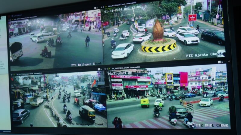 मुख्यमंत्री पुष्कर सिंह धामी ने आई.टी.डी.ए का किया औचक निरीक्षण, सीएम हेल्प लाईन 1905 और इन्टीग्रेटेड कमांड और कंट्रोल सेंटर की व्यवस्थाओं का लिया जायजा