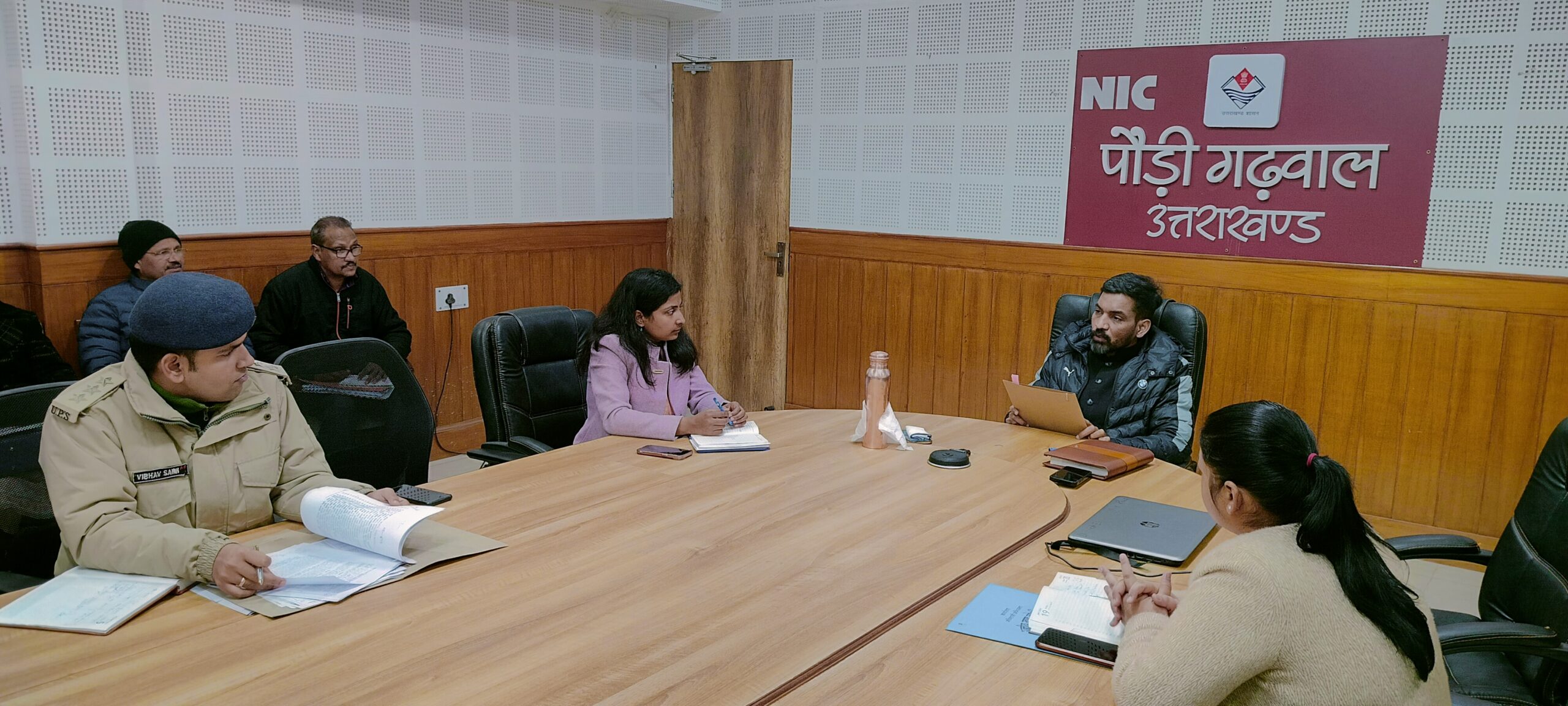 डीएम डॉ. आशीष चौहान ने गणतंत्र दिवस मनाये जाने को लेकर अधिकारियों को सौंपी जिम्मेदारी, अधिकारियों को दिये आवश्यक दिशा-निर्देश